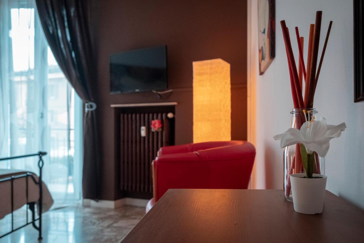 Two-Bedroom Apartment,1052525548:JPEG
