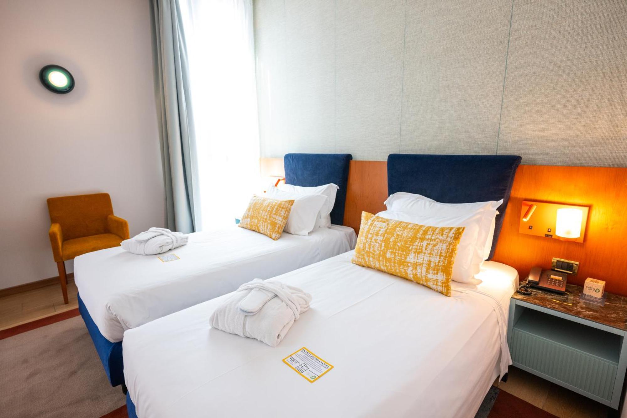 Standard Twin Room Two Twin Beds