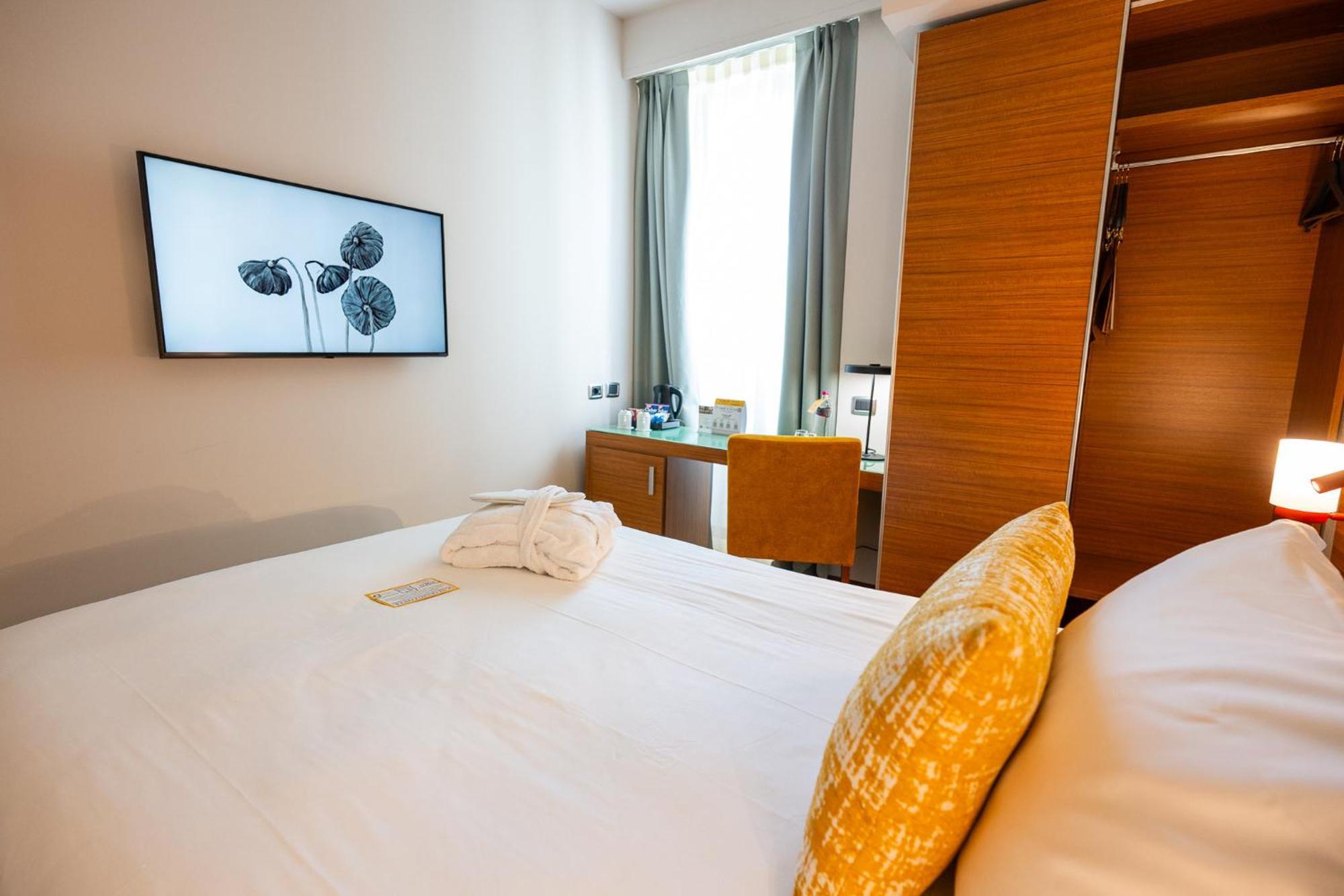 Cosy Small Double Room