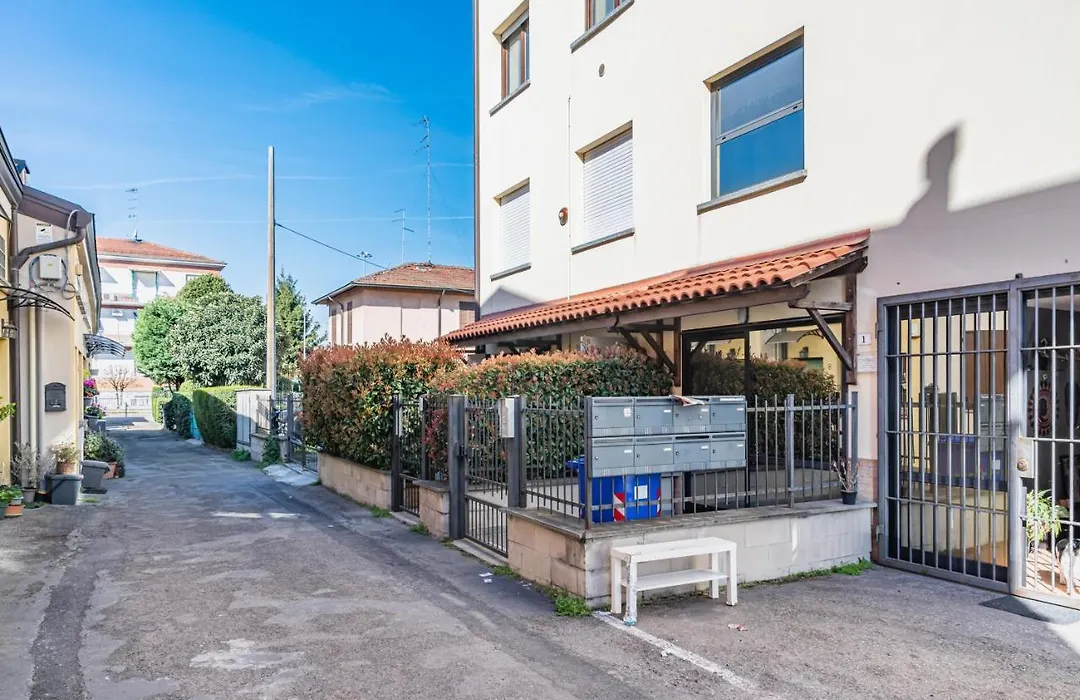 Guesthost - Parma Parco Ducale Duplex Apartment With Parking-1