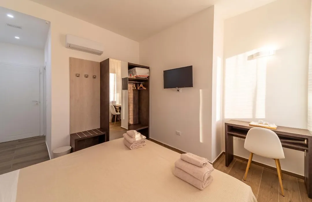 Mentana Rooms-1