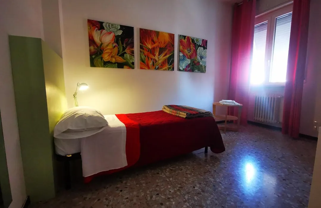 Affittacamere Room ospedale Maggiore-1