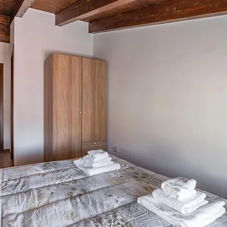 Guesthost - Parma Parco Ducale Duplex Apartment With Parking-3